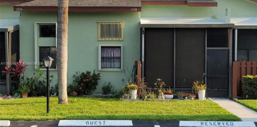 Townhouse in St. Lucie, Florida 2 bedrooms, 125.05 sq.m. № 1834151