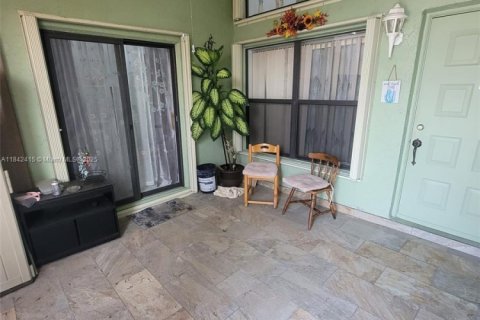 Townhouse in St. Lucie, Florida 2 bedrooms, 125.05 sq.m. № 1834151 - photo 12