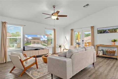 House in Homosassa, Florida 2 bedrooms, 113.99 sq.m. № 2233713 - photo 6