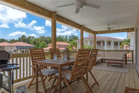 House in Homosassa, Florida 2 bedrooms, 113.99 sq.m. № 2233713 - photo 3