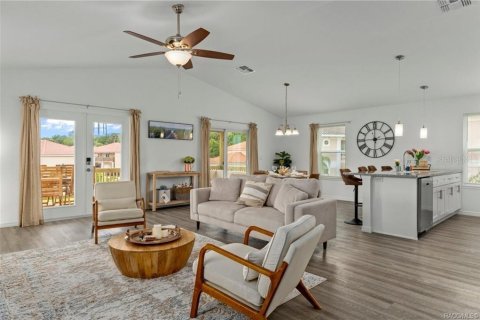 House in Homosassa, Florida 2 bedrooms, 113.99 sq.m. № 2233713 - photo 7