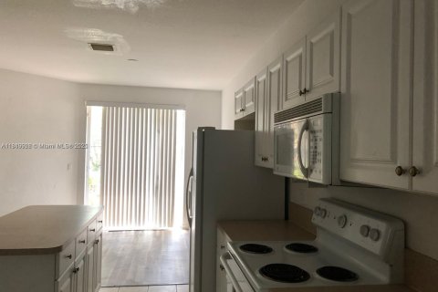 Touwnhouse à vendre à Riviera Beach, Floride: 3 chambres, 122.45 m2 № 2088798 - photo 2