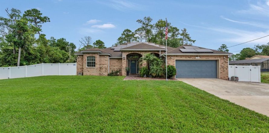 House in Deltona, Florida 3 bedrooms, 195.75 sq.m. № 1877179