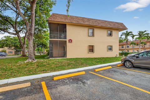Condo in Hollywood, Florida, 2 bedrooms  № 2066852 - photo 26