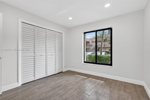 Condo in Hollywood, Florida, 2 bedrooms  № 2066852 - photo 10