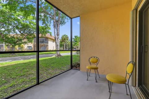 Condo in Hollywood, Florida, 2 bedrooms  № 2066852 - photo 23