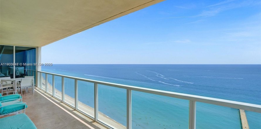 Кондоминиум с 2 спальнями в Санни-Айлс-Бич, Флорида № 1951536