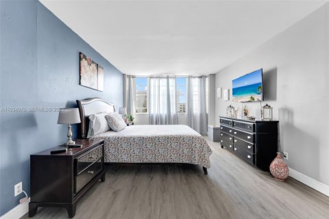 Copropriété à vendre à North Miami Beach, Floride: 2 chambres, 103.31 m2 № 1994473 - photo 12