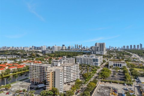 Copropriété à vendre à North Miami Beach, Floride: 2 chambres, 103.31 m2 № 1994473 - photo 19