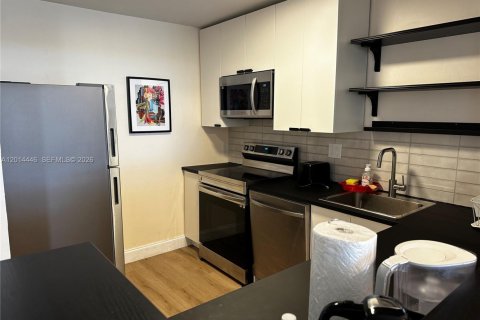 Copropriété à louer à North Miami Beach, Floride: 1 chambre, 78.22 m2 № 2076434 - photo 4