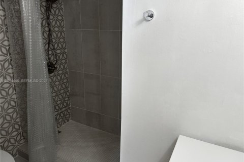 Copropriété à louer à North Miami Beach, Floride: 1 chambre, 78.22 m2 № 2076434 - photo 6