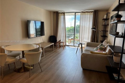 Copropriété à louer à North Miami Beach, Floride: 1 chambre, 78.22 m2 № 2076434 - photo 2
