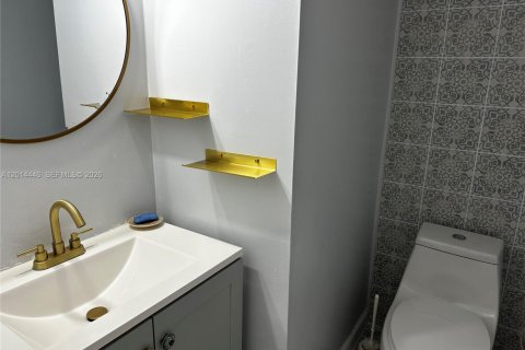 Copropriété à louer à North Miami Beach, Floride: 1 chambre, 78.22 m2 № 2076434 - photo 7