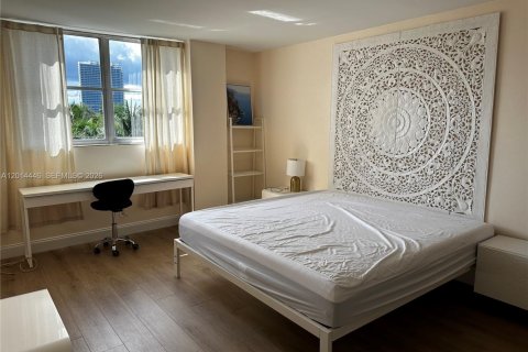 Copropriété à louer à North Miami Beach, Floride: 1 chambre, 78.22 m2 № 2076434 - photo 5