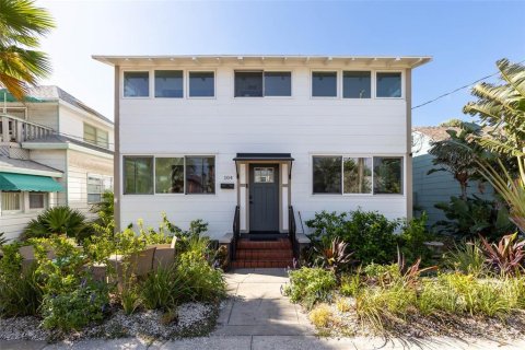 Casa en Saint Pete Beach, Florida 3 dormitorios, 208.29 m2 № 2377517