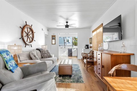 Casa en venta en Saint Pete Beach, Florida, 3 dormitorios, 208.29 m2 № 2377517 - foto 17