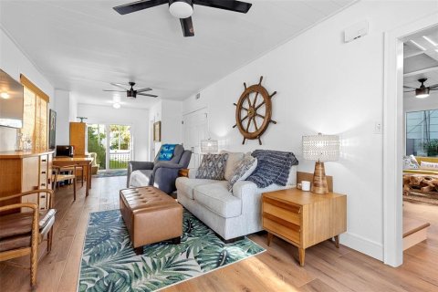 Casa en venta en Saint Pete Beach, Florida, 3 dormitorios, 208.29 m2 № 2377517 - foto 15