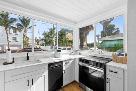 Casa en venta en Saint Pete Beach, Florida, 3 dormitorios, 208.29 m2 № 2377517 - foto 22