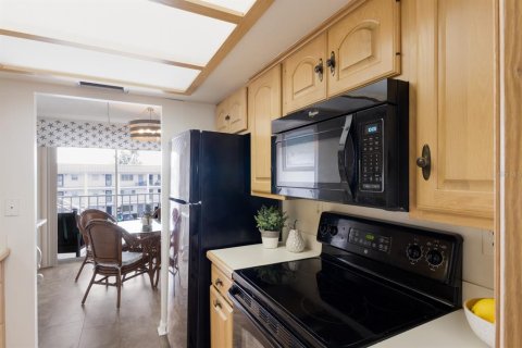 Condo in Longboat Key, Florida, 2 bedrooms  № 1685183 - photo 17