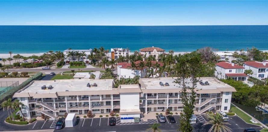Condo in Longboat Key, Florida, 2 bedrooms № 1685183