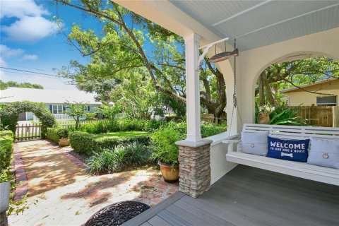 House in New Smyrna Beach, Florida 3 bedrooms, 152.55 sq.m. № 2266341 - photo 13