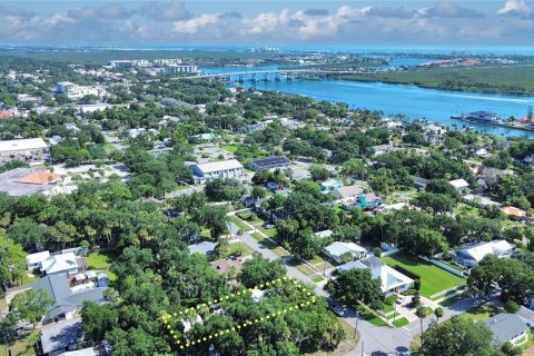 House in New Smyrna Beach, Florida 3 bedrooms, 152.55 sq.m. № 2266341 - photo 3