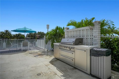 Copropriété à louer à Bay Harbor Islands, Floride: 1 chambre, 96.62 m2 № 1957812 - photo 9