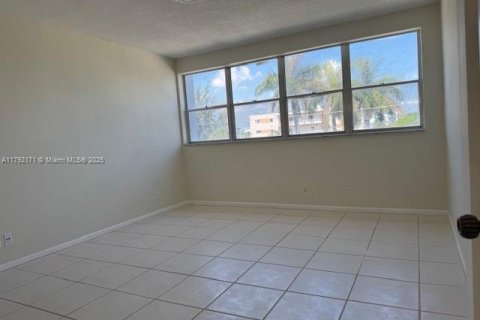 Copropriété à louer à Bay Harbor Islands, Floride: 1 chambre, 96.62 m2 № 1957812 - photo 27