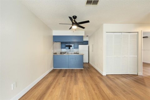 Apartment in Ocala, Florida 2 bedrooms, 317.45 sq.m. № 2215175 - photo 13