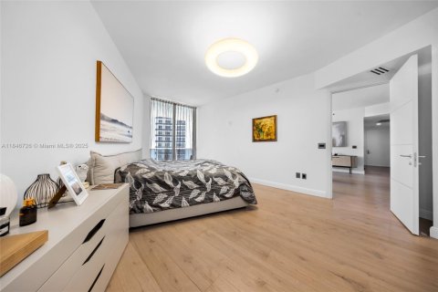 Condo in Sunny Isles Beach, Florida, 2 bedrooms  № 1936376 - photo 11