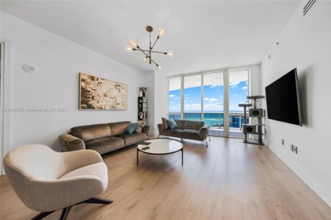 Condo in Sunny Isles Beach, Florida, 2 bedrooms  № 1936376 - photo 8