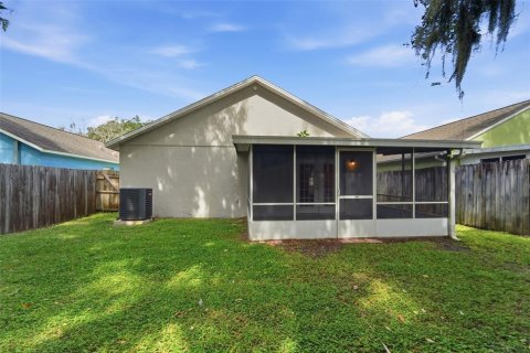 House in Sanford, Florida 3 bedrooms, 123.75 sq.m. № 2400475 - photo 26