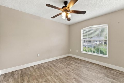 House in Sanford, Florida 3 bedrooms, 123.75 sq.m. № 2400475 - photo 22