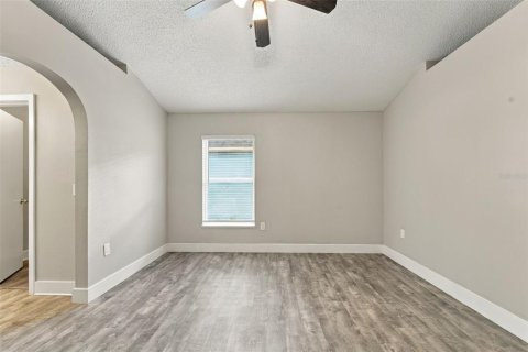 House in Sanford, Florida 3 bedrooms, 123.75 sq.m. № 2400475 - photo 16
