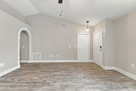 House in Sanford, Florida 3 bedrooms, 123.75 sq.m. № 2400475 - photo 6