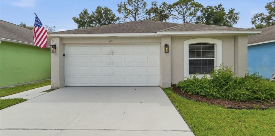 House in Sanford, Florida 3 bedrooms, 123.75 sq.m. № 2400475