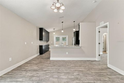 House in Sanford, Florida 3 bedrooms, 123.75 sq.m. № 2400475 - photo 4