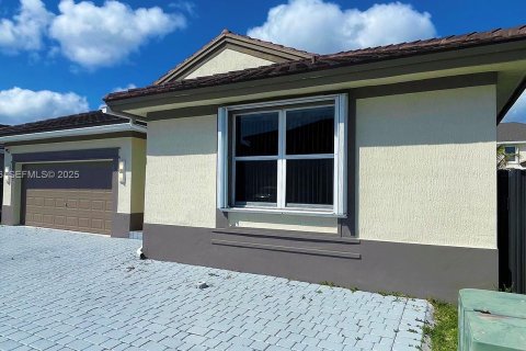 Casa en venta en Miami, Florida, 4 dormitorios, 170.66 m2 № 2039968 - foto 4