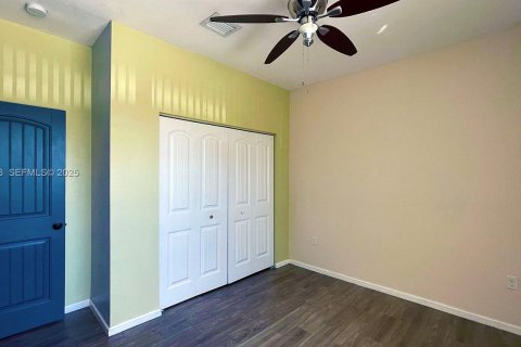 Casa en venta en Miami, Florida, 4 dormitorios, 170.66 m2 № 2039968 - foto 18