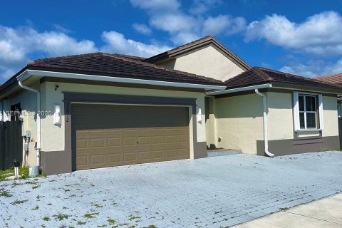 Casa en venta en Miami, Florida, 4 dormitorios, 170.66 m2 № 2039968 - foto 2