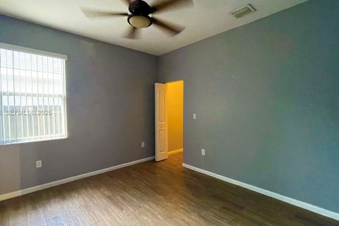 Casa en venta en Miami, Florida, 4 dormitorios, 170.66 m2 № 2039968 - foto 20