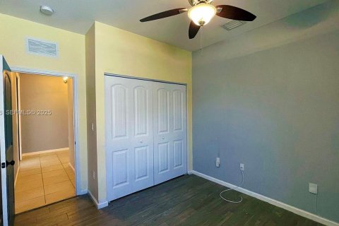 Casa en venta en Miami, Florida, 4 dormitorios, 170.66 m2 № 2039968 - foto 15