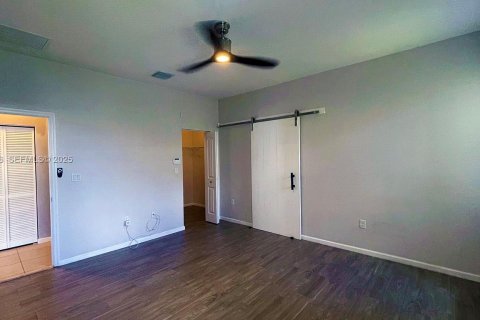 Casa en venta en Miami, Florida, 4 dormitorios, 170.66 m2 № 2039968 - foto 23