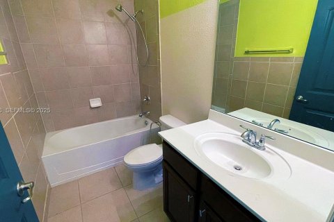 Casa en venta en Miami, Florida, 4 dormitorios, 170.66 m2 № 2039968 - foto 16