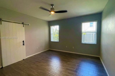 Casa en venta en Miami, Florida, 4 dormitorios, 170.66 m2 № 2039968 - foto 22