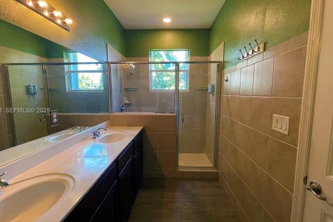 Casa en venta en Miami, Florida, 4 dormitorios, 170.66 m2 № 2039968 - foto 26