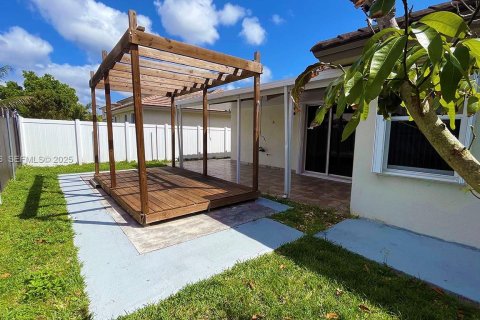 Casa en venta en Miami, Florida, 4 dormitorios, 170.66 m2 № 2039968 - foto 29