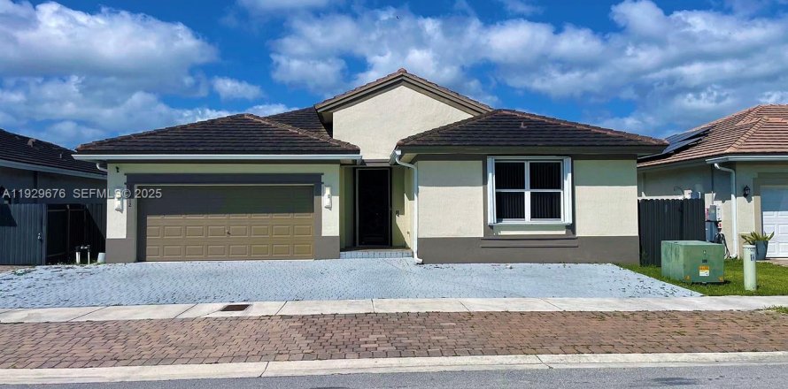 Casa en Miami, Florida 4 dormitorios, 170.66 m2 № 2039968