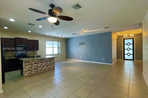 Casa en venta en Miami, Florida, 4 dormitorios, 170.66 m2 № 2039968 - foto 9