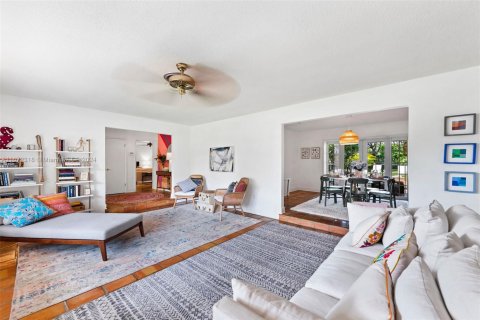 Casa en venta en Pinecrest, Florida, 5 dormitorios, 255.95 m2 № 1399801 - foto 10